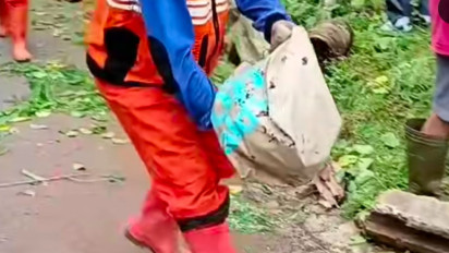 Warga Heboh! Penemuan Bayi Perempuan Masih Hidup Terbungkus Tas Belanja di Cipayung Jaktim