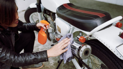 Motor Tak Digunakan Berbulan-Bulan? Ini Tips Merawat Motor Jarang Dipakai Biar Nggak Soak dan Tetap Prima