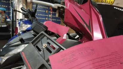 Detik-Detik Pemotor Dibacok Tiga Begal di Karawang Setelah Pulang dari Pasar, Motor Dibawa Kabur Pelaku