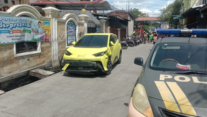 Detik-detik Mobil Listrik BYD Hilang Kendali di Tanjung Priok, Tabrak Motor hingga Pejalan Kaki, 5 Orang Luka
