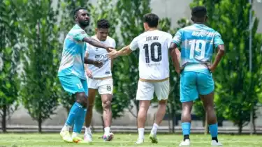 Dewa United secara tak terduga dipermalukan klub Liga 3 Indonesia jelang melawan Persib Bandung.