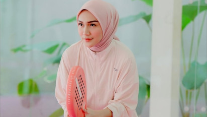 5 Potret Selebriti Berhijab yang Doyan Main Padel, Tetap Terlihat Sporty dan Cantik Meski dalam Tampilan Syar'i