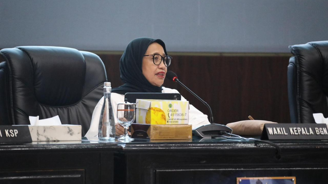 BGN Klarifikasi Soal Menu MBG Lele Mentah yang Viral: Video Dipotong, padahal Dilengkapi Susu hingga Buah Naga
            - galeri foto