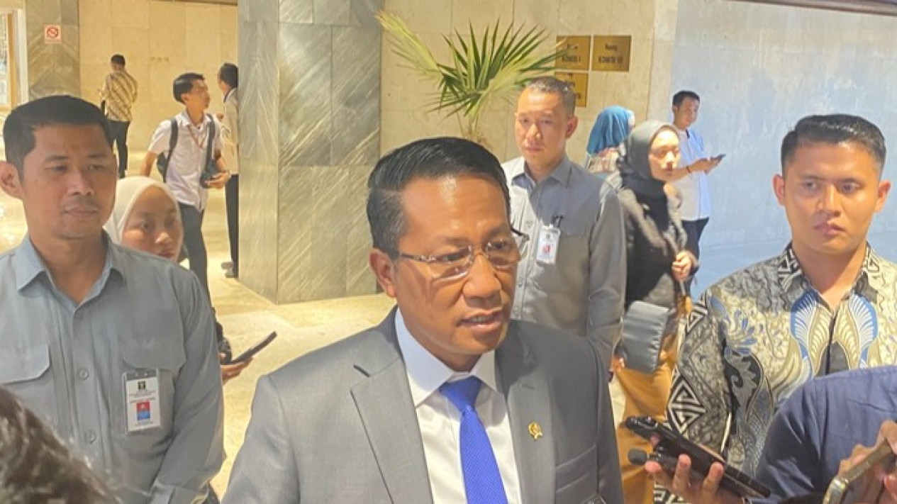 DPR Sebut Aturan Penyadapan Diatur di UU Khusus, Menteri Hukum Sebut Sesuai Putusan MK
            - galeri foto