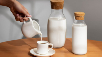 Viral Minum Susu Unpasteurisasi Langsung dari Peternakan, Benarkah Lebih Sehat atau Berbahaya?