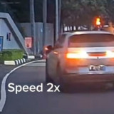 Ekstrem! Mobil Hyundai Ioniq Nekat Jalan Mundur Puluhan Meter di SCBD, Polisi Tegaskan Pengemudi Bisa Ditilang