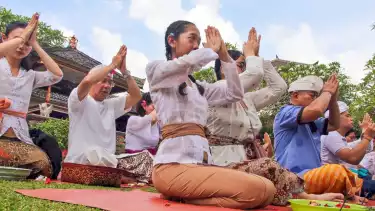 Berita Foto: Umat Hindu Laksanakan Persembahyangan Galungan