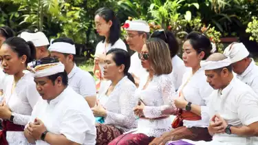 Berita Foto: Umat Hindu Laksanakan Persembahyangan Galungan