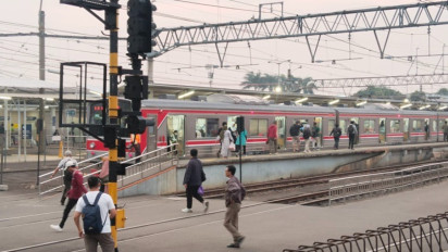 Rencana Pengoperasian KRL 24 Jam Imbas Fenomena Penumpang Nginap di Stasiun, Pengamat: Perlu Kajian Mendalam!