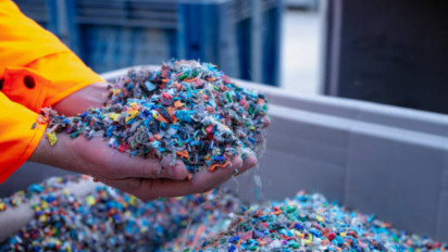 Teknologi Plastik & Karet Melesat Cepat: Inovasi, Tren Global, dan Dampaknya Bagi Industri Indonesia