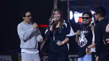 Atlet voli cantik Yolla Yuliana