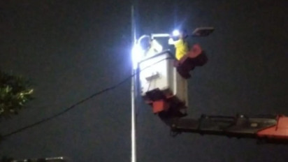 Rawan Prostitusi Gay, Taman Daan Mogot KM 12 Jakarta Barat Dipasangi 10 Lampu PJU 120 Watt Sekaligus