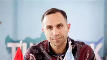 Konferensi Pers Timur Kapadze, usai melaksanakan salat Jumat, di Masjid Istiqlal, Jumat (21/11/2025)