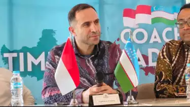 Pelatih Asal Uzbekistan, Timur Kapadze saat Konferensi Pers di Jakarta