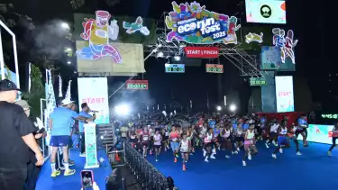 Ribuan pelari ikuti EcoRun Fest 2025 Pertamina di Jalan Sudirman, Jakarta pada Minggu (23/11/2025).