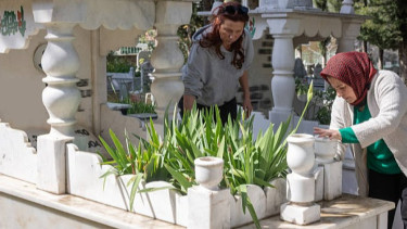 Memang Benar Jenazah Tersiksa Akibat Tangisan Keluarga yang setelah Ditinggalkan? Buya Yahya Bilang Begini