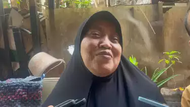 Nenek Alvaro Kiano, Sayem (53)