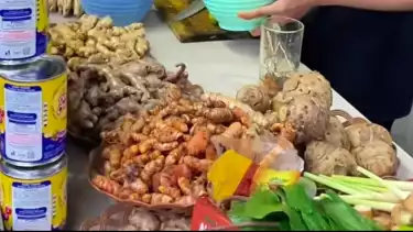 Cerita Pedagang Jamu Ditengah Tren Party Jamu di Media Sosial