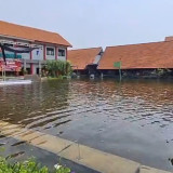 Banjir Selutut, SMPN 2 Tanggulangin Sidoarjo Terpaksa Gelar UAS Daring