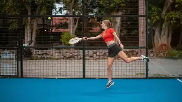 Ilustrasi olahraga padel