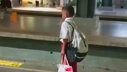 Viral Kisah Bocah Kelas 1 SD Sendirian Pulang Pergi Tangerang-Jaktim Naik KRL Demi Menuntut Ilmu