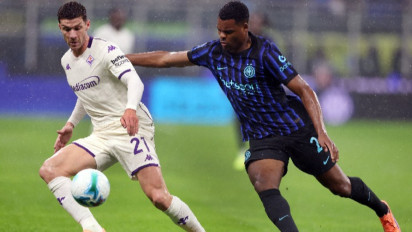 Cari Pengganti Bek Cedera, Liverpool Malah Incar Denzel Dumfries yang Masih Masuk Ruang Perawatan Inter Milan