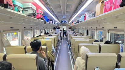 Sambut Natal dan Tahun Baru, Daop 8 Beri Diskon 30 Persen Tiket Kereta Api