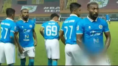 Patrich Wanggai saat melakukan aksi tak terpuji di laga Sulut United vs Dewa United pada tahun 2021 lalu.