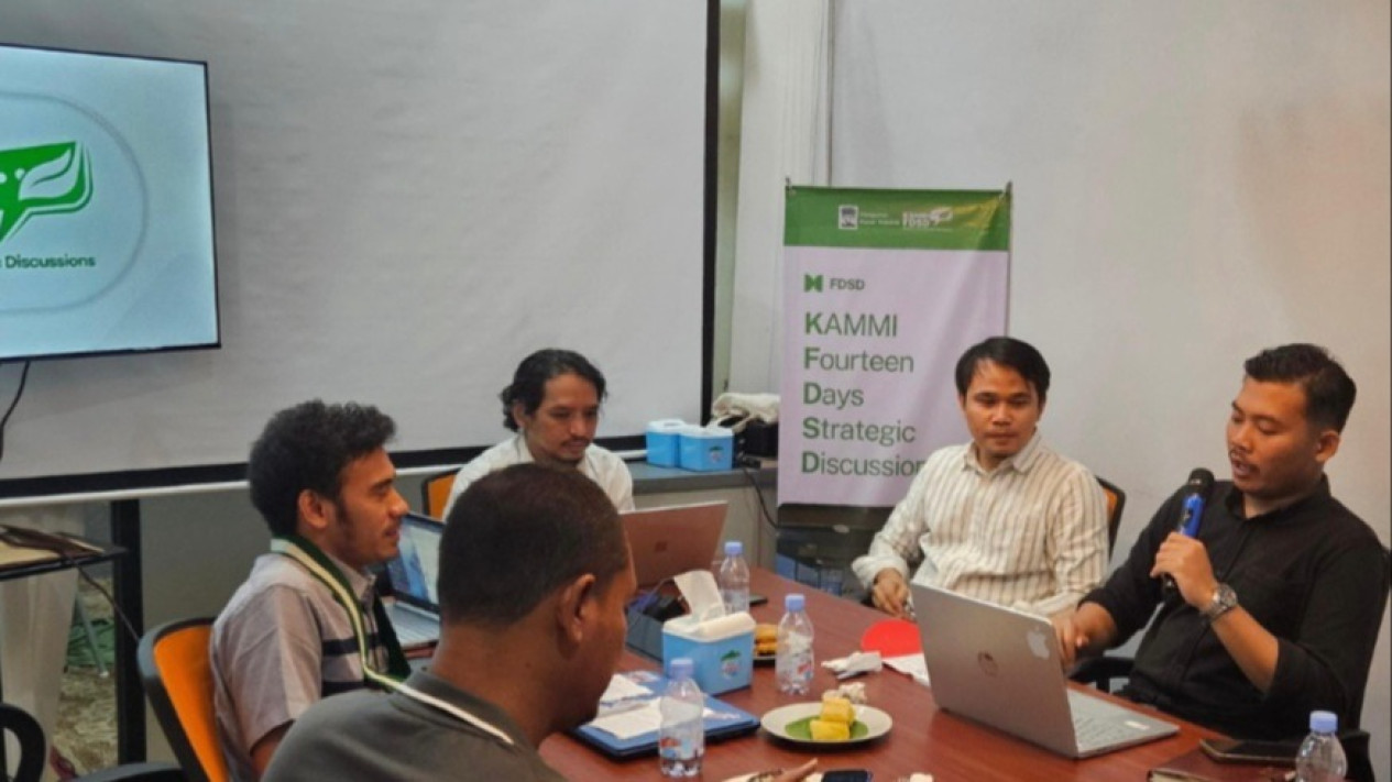 PP KAMMI Uji Urgensi Penulisan Ulang SNI dan Penetapan Pahlawan
            - galeri foto