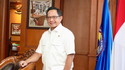 Dinilai Berhasil Dorong Pertumbuhan dan Stabilitas Ekonomi Daerah, Mendagri Terima Penghargaan dari Detik