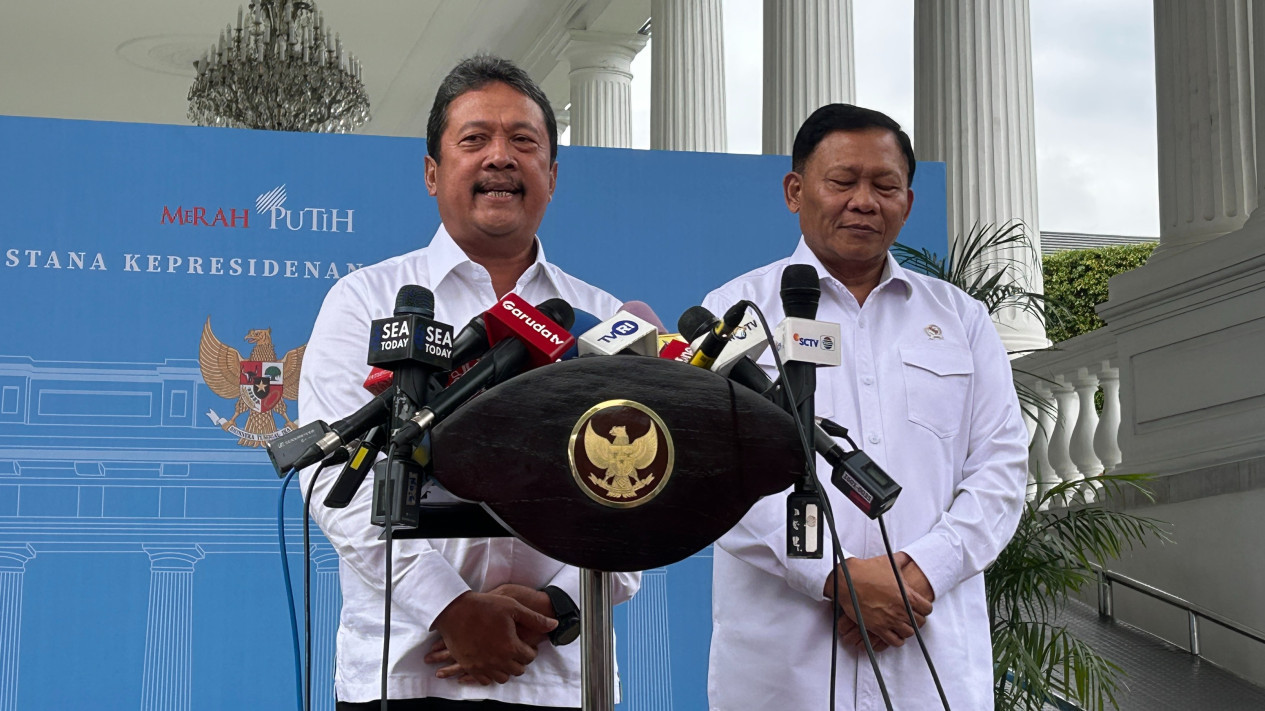 Prabowo Panggil Menteri KKP ke Istana, Bahas Progres Kampung Nelayan Merah Putih
            - galeri foto