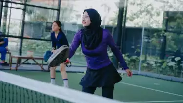 Aurel Hermansyah saat berolahraga padel