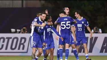 Bojan Hodak Indikasi Coret Pemain Persib Usai Kalah dari Lion City Sailors