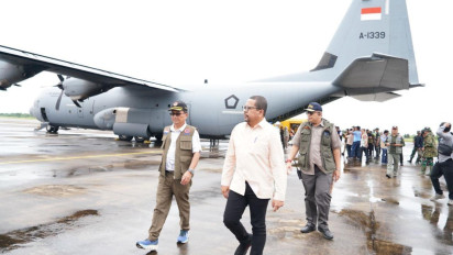 Respons Cepat Penanganan Bencana : Kepala Staf Kepresidenan Inspeksi Bantuan Presiden Prabowo di Sumbar