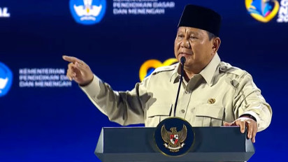 Peringati Hari Guru, Prabowo Ingatkan Ancaman Krisis Iklim: Guru Harus Perkuat Kesadaran Lingkungan Kepada Siswa