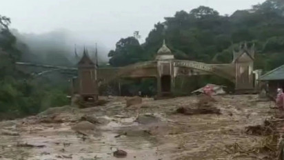 Akses Terputus Akibat Banjir dan Longsor, Sumatera Barat Bangun Jalan Darurat dalam Dua Pekan