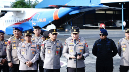 Polri Berangkatkan 2 Pesawat Berisi Bantuan Logistik dan Peralatan SAR ke Aceh, Sumut, dan Sumbar