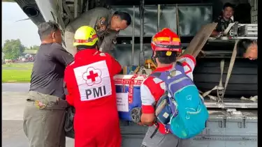 Dua pesawat jenis CN dan Fokker diberangkatkan dari Mako Polisi Udara Pondok Cabe sebagai bagian dari operasi besar mitigasi bencana nasional.