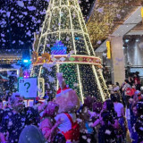 Sambut Natal, Yogyakarta Diguyur “Hujan Salju”