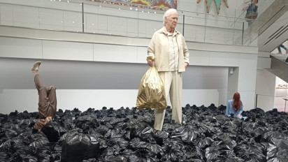 Belajar dari China: Ketika Kantong kantong Plastik Mengembang dan Mengempis di Mal Mewah Shenzhen