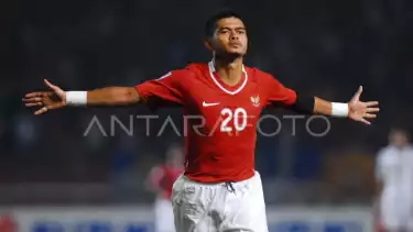Bambang Pamungkas tampil di SEA Games 2003 bersama Timnas Indonesia U-23