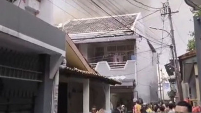 Kebakaran Dua Rumah di Jakarta Barat, Seorang Wanita Meninggal Dunia