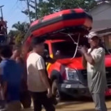 Viral Emak-emak Korban Banjir Maki Tim SAR karena Tak Membantu, Basarnas Sebut Ada Evakuasi Lain Lebih Penting