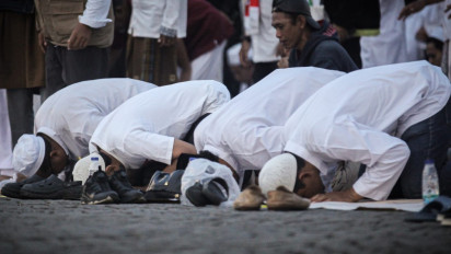 Gelar Salat Gaib, Peserta Reuni Akbar 212 Desak Status Bencana Nasional Sumatera-Aceh