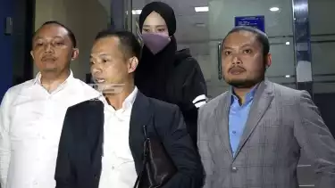 Inara Rusli Bersama Tim Kuasa Hukumnya