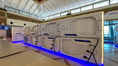 Jelang Nataru 2025 Bandara Internasional Juanda Hadirkan Hotel Tab CapsulE di Ruang Tunggu Penumpang