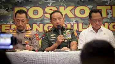 Konferensi Pers, Panglima TNI RI, Agus Subiyanto, dalam Perkembangan Penanggulangan Bencana yang menimpa Sumatera, di Lanud Halim Perdana Kusuma, Jakarta Timur, Rabu (3/12/2025)