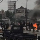 Ricuh Hebat Terjadi di Lahan Sengketa Sukahaji Kota Bandung, Warga Bentrok dengan Oknum Ormas yang Paksa Robohkan Bangunan
