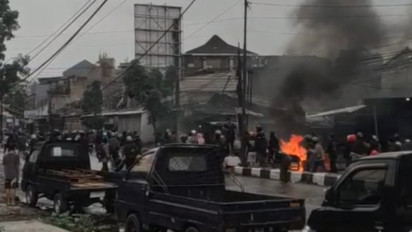 Ricuh Hebat Terjadi di Lahan Sengketa Sukahaji Kota Bandung, Warga Bentrok dengan Oknum Ormas yang Paksa Robohkan Bangunan