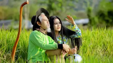 Potret kemesraan alm Epy Kusnandar alias Kang Mus Preman Pensiun dengan istrinya Karina Ranau